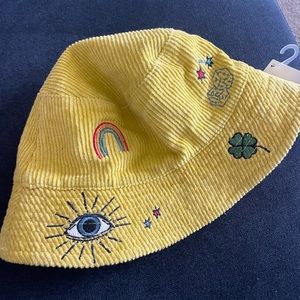 Unique UO Bucket Hat